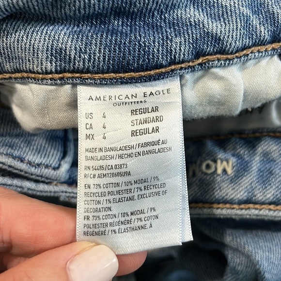 American Eagle Mom Jeans Size 4 - Picture 5 of 8